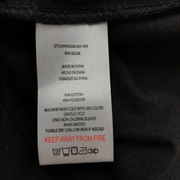 Rae Dunn Be Proud Rainbow Graphic Tee Gay Pride Women's Size Small LGBTQ+ - Picture 4 of 7